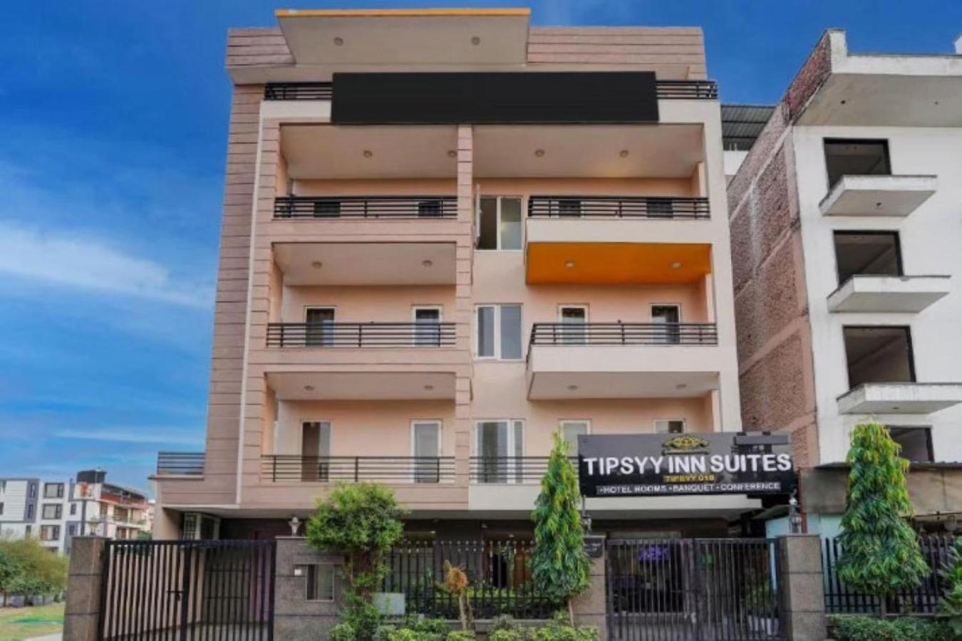 Tipsyy Inn 018 Gurgaon Exterior foto